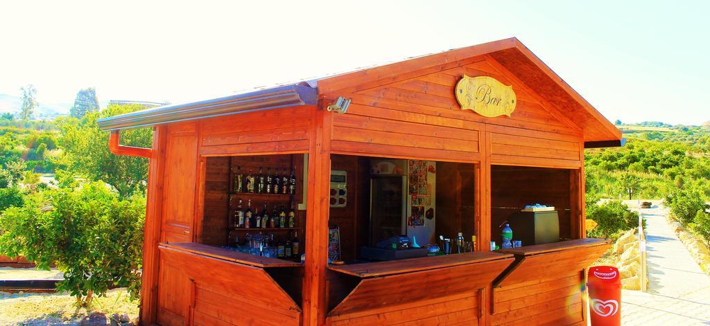 Tenuta Lanza Il Mulino Acquaviva Platani Luaran gambar