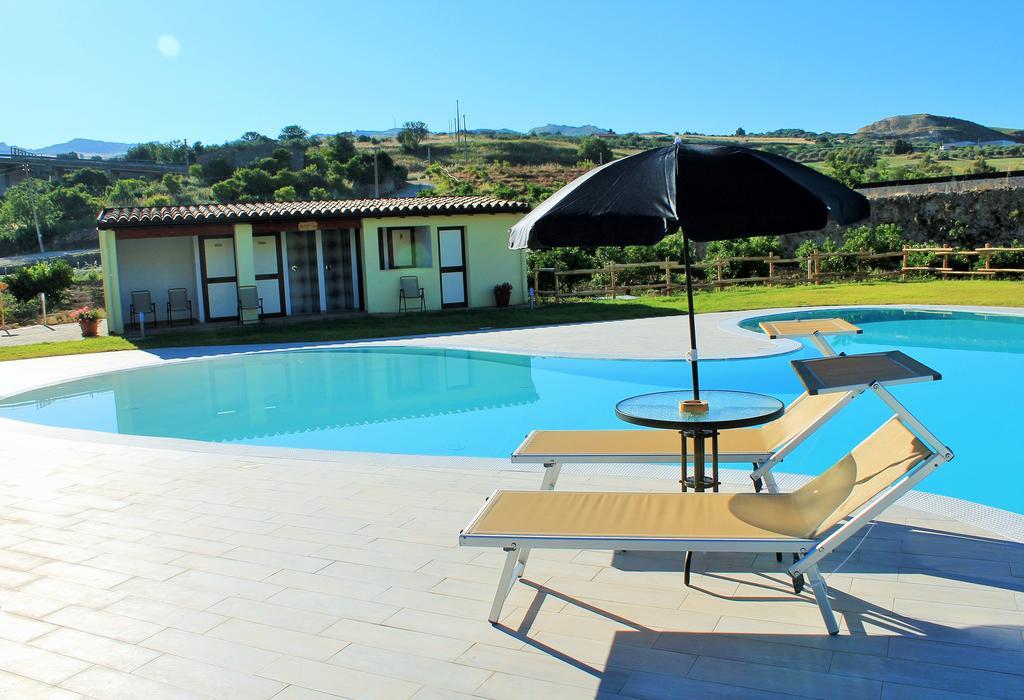 Tenuta Lanza Il Mulino Acquaviva Platani Luaran gambar