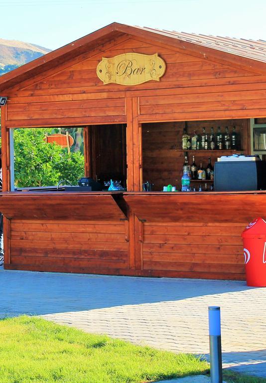 Tenuta Lanza Il Mulino Acquaviva Platani Luaran gambar