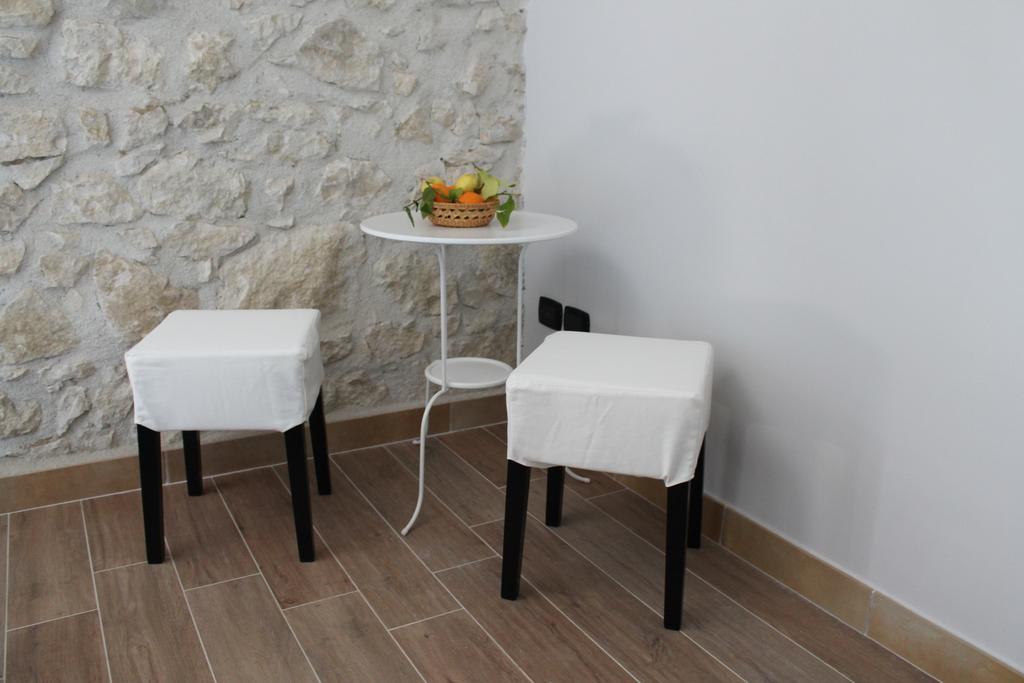 Tenuta Lanza Il Mulino Acquaviva Platani Luaran gambar
