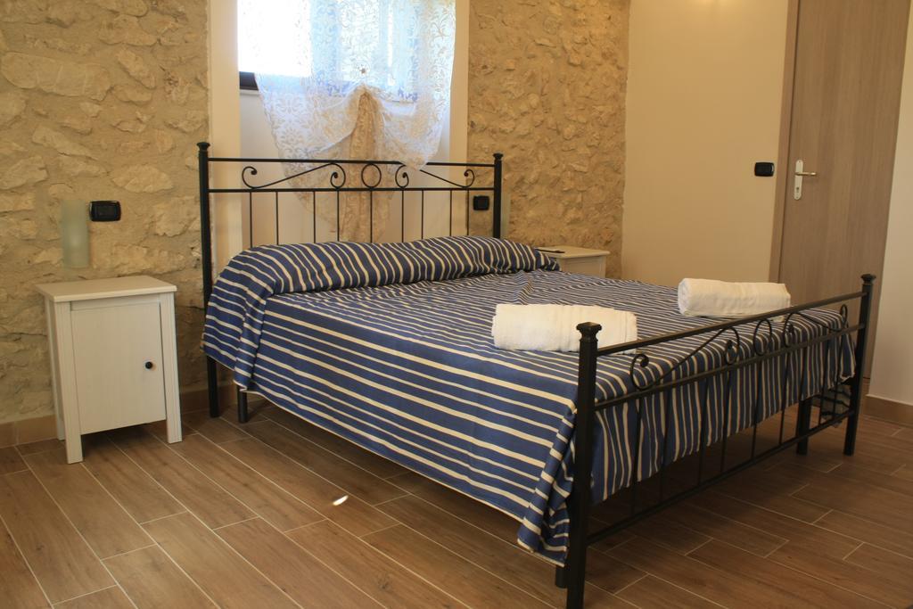 Tenuta Lanza Il Mulino Acquaviva Platani Luaran gambar