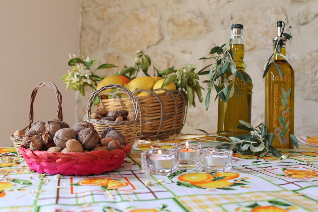 Tenuta Lanza Il Mulino Acquaviva Platani Luaran gambar