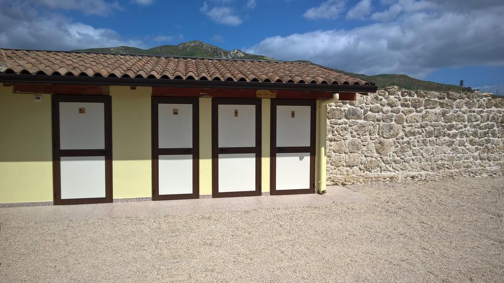 Tenuta Lanza Il Mulino Acquaviva Platani Luaran gambar