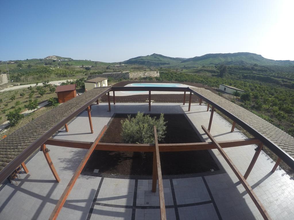 Tenuta Lanza Il Mulino Acquaviva Platani Luaran gambar