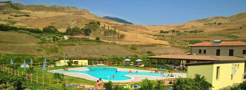 Tenuta Lanza Il Mulino Acquaviva Platani Luaran gambar