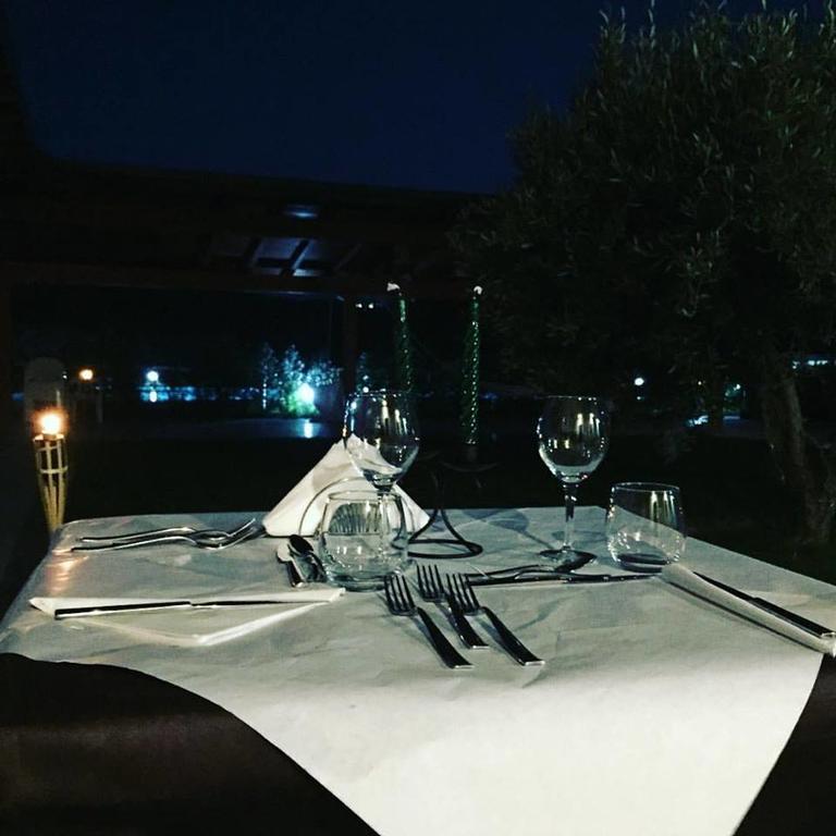 Tenuta Lanza Il Mulino Acquaviva Platani Luaran gambar
