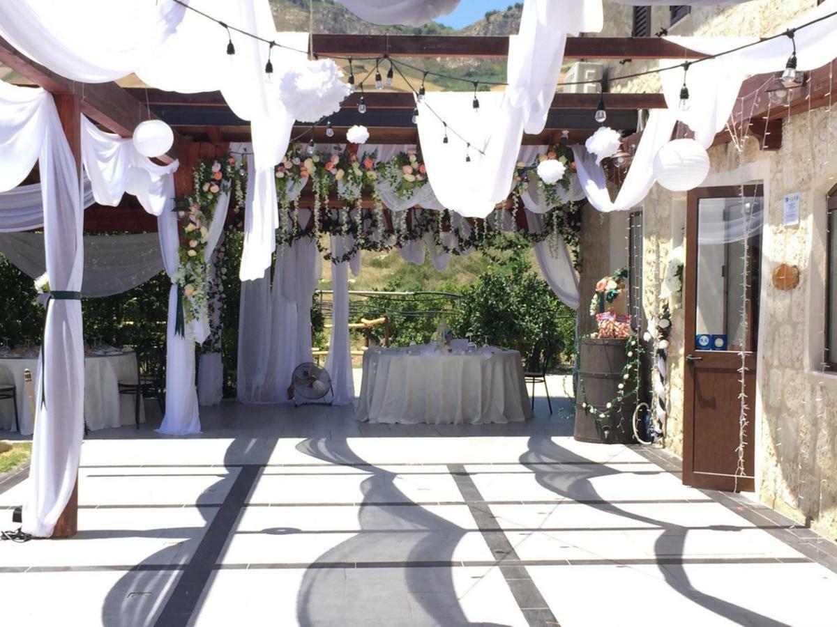 Tenuta Lanza Il Mulino Acquaviva Platani Luaran gambar