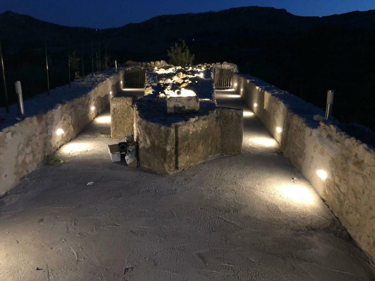 Tenuta Lanza Il Mulino Acquaviva Platani Luaran gambar